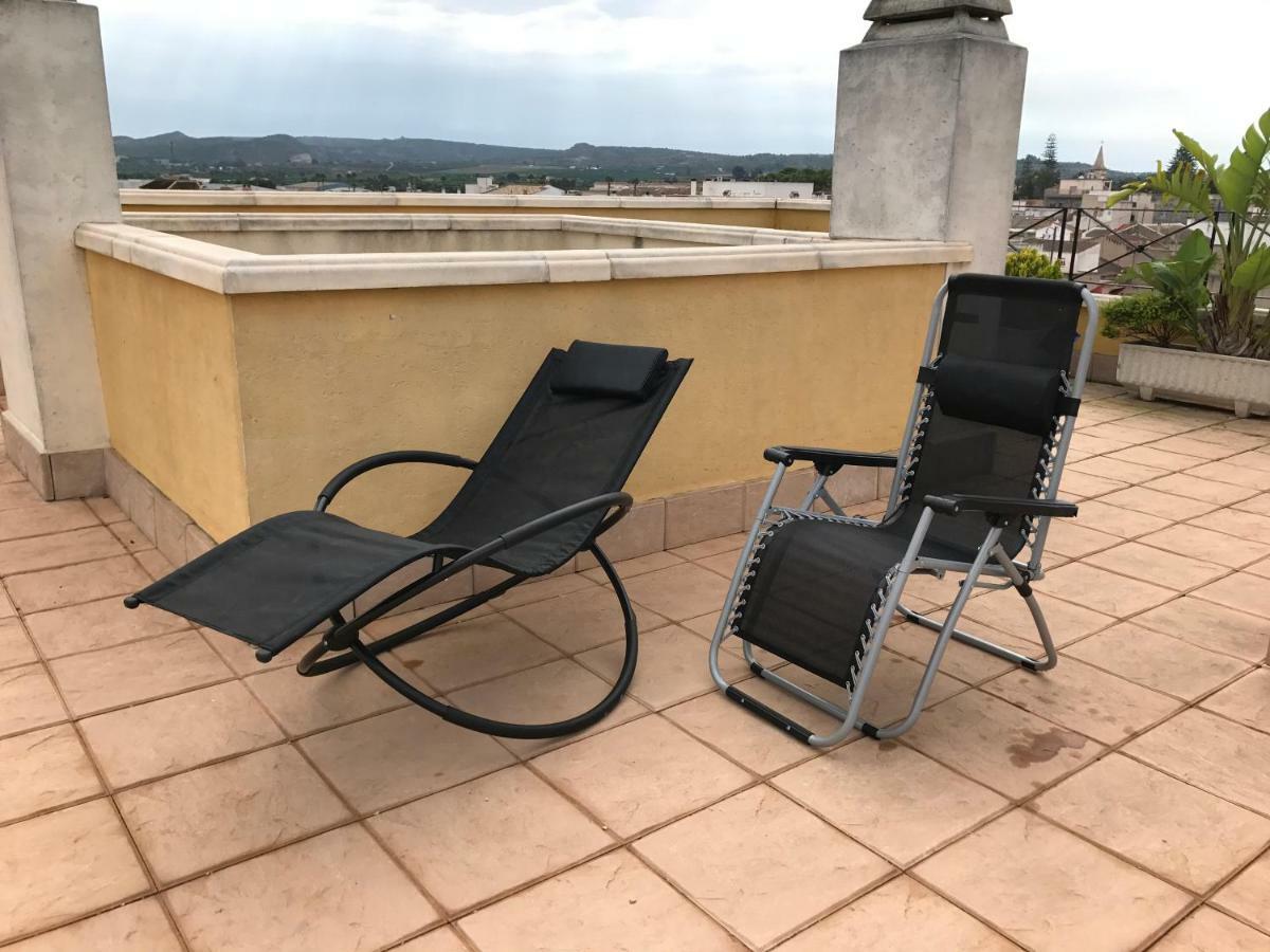 Апартаменты Residential Jardin Del Pintor - La Casa Amarilla Jacarilla Экстерьер фото